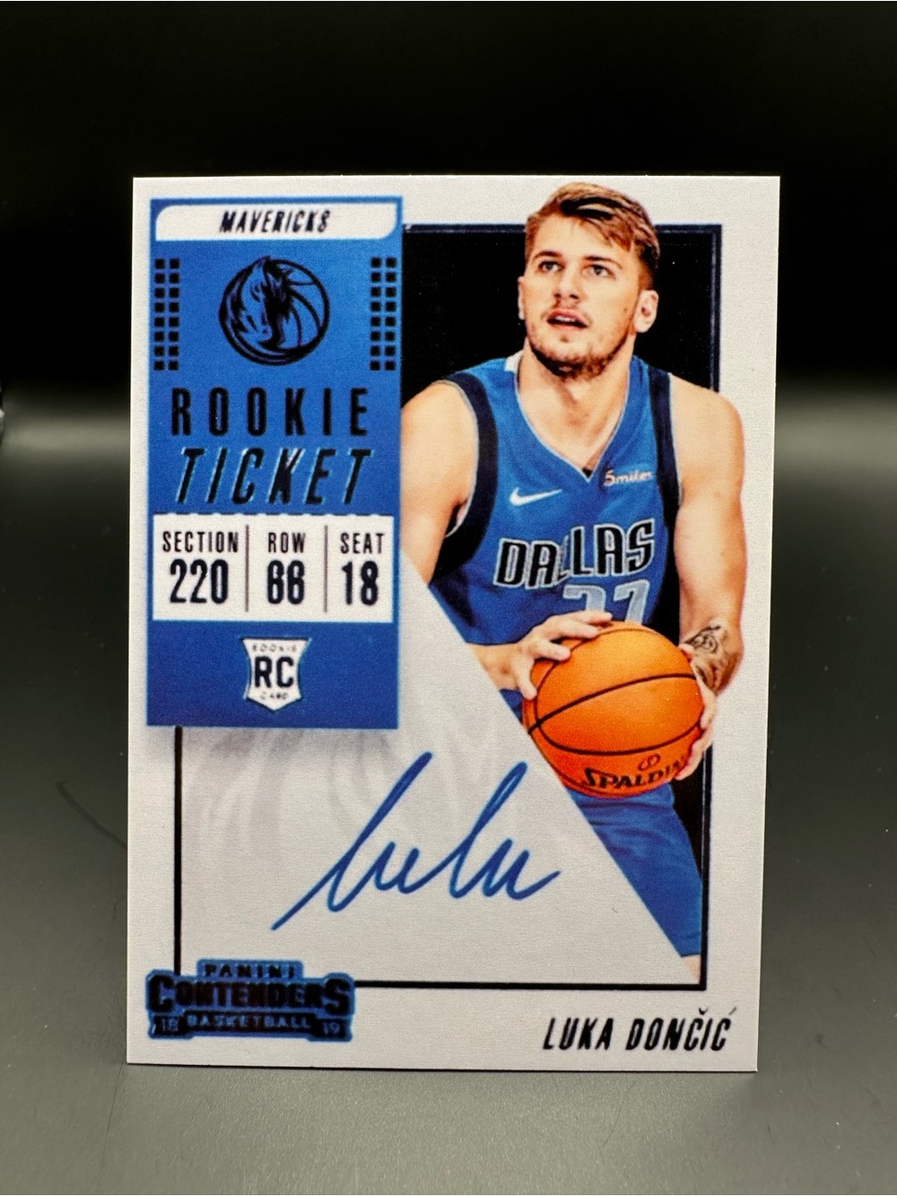 Luka Doncic Signed Rookie 2018/19 Panini #123 Novelty Card. Mavericks.